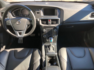 VOLVO V40 R08