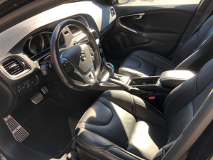 VOLVO V40 R09